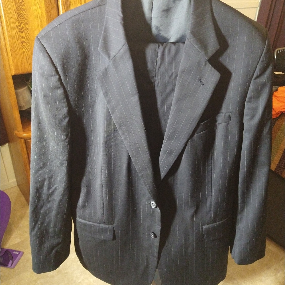 Oleg Cassini black pinstripe suit lot 3502 sz L-36  (42)